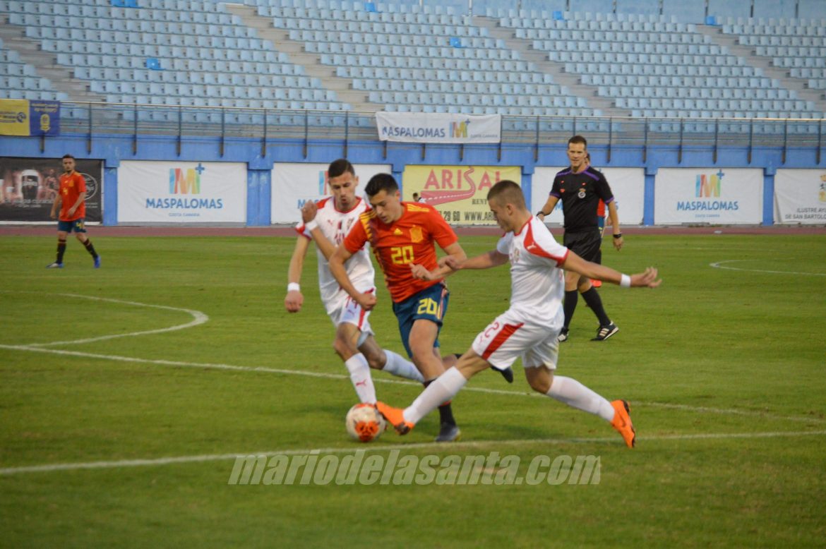 España vence a Serbia con polémica en su debut en la Copa del Atlántico