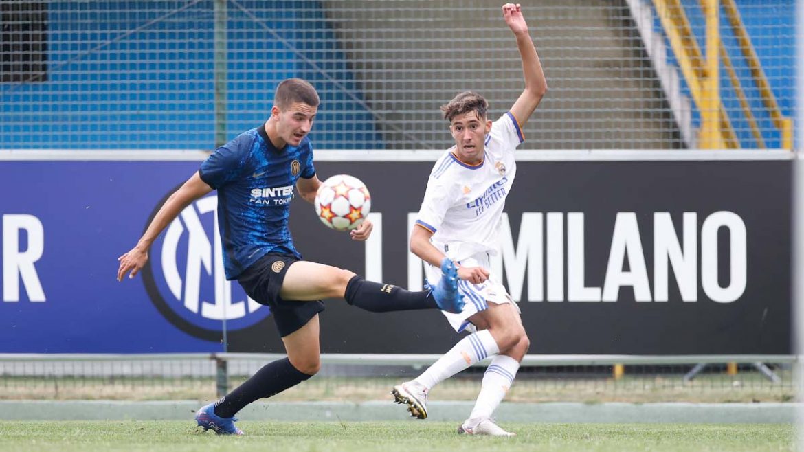 CRÓNICA UYL. El Real Madrid inicia con un empate la defensa del título