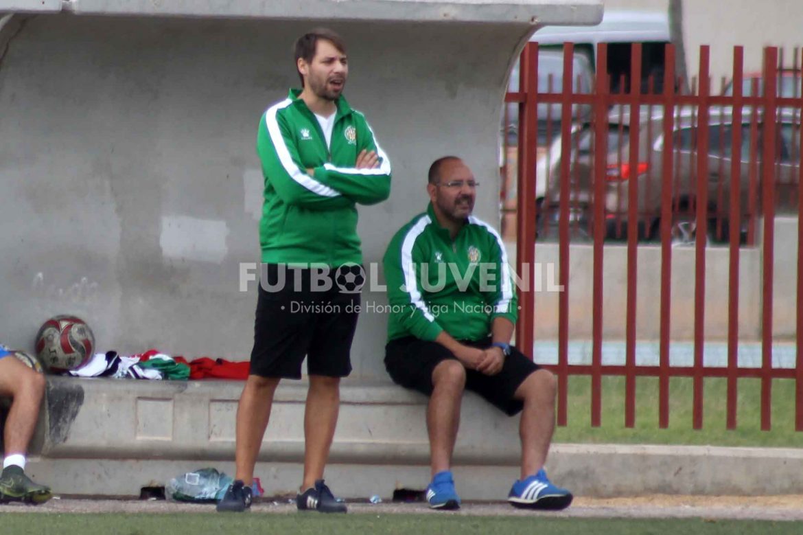 David Guzmán se queda con el banquillo del Kelme B