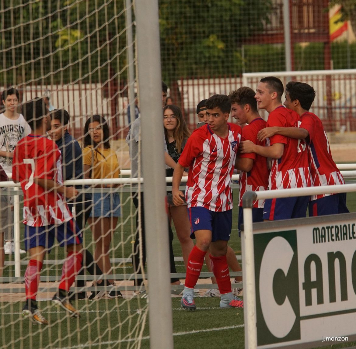 El Atlético Madrileño avanza con números de campeón