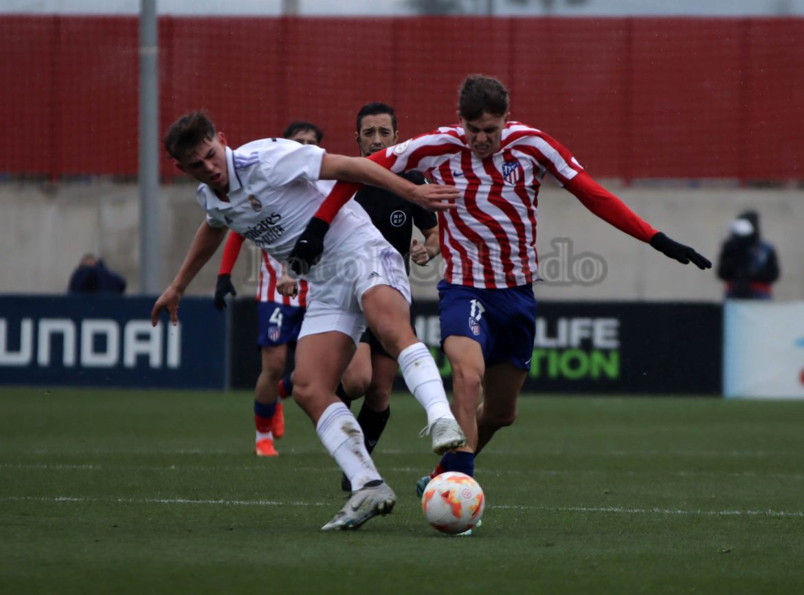 Tablas en el derbi que aferra al golaveraje el liderato
