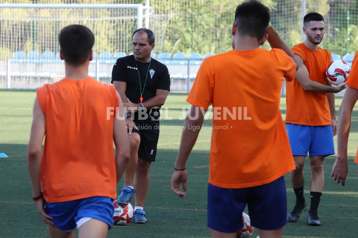 Los 18 entrenadores del grupo 8 de Liga Nacional